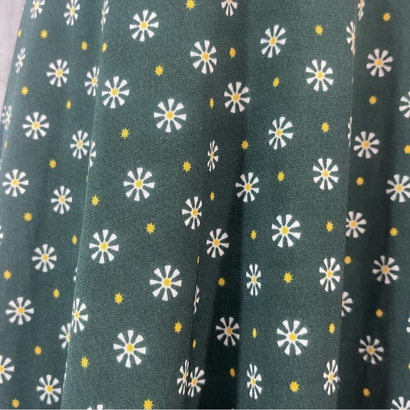 Kaileigh Daisy Print Swing Dress Small/Medium - Picture 3 of 5